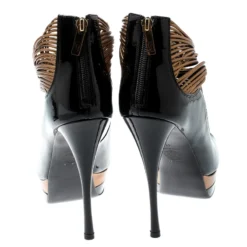 Versace Black/ Metallic Dull Gold Patent Leather Peep Toe Platform Cage Ankle Booties Size 41 For Women 12 Versace Black/ Metallic Dull Gold Patent Leather Peep Toe Platform Cage Ankle Booties Size 41 For Women -Versace Official Website luxury women versace new shoes p195927 005