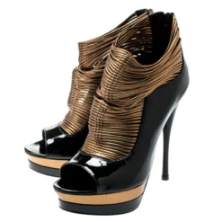 Versace Black/ Metallic Dull Gold Patent Leather Peep Toe Platform Cage Ankle Booties Size 41 For Women 11 Versace Black/ Metallic Dull Gold Patent Leather Peep Toe Platform Cage Ankle Booties Size 41 For Women -Versace Official Website luxury women versace new shoes p195927 007