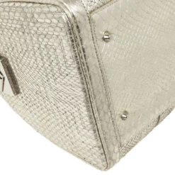 Versace Silver Quilted ‘Snap Out Of It’ Satchel For Women 29 Versace Silver Quilted ‘Snap Out Of It’ Satchel For Women -Versace Official Website luxury women versace used handbags p27501 013