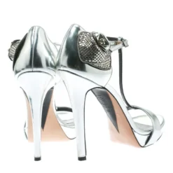 Versace Metallic Silver Patent Leather Flower Detail T Strap Sandals Size 40 For Women -Versace Official Website luxury women versace used shoes p178250 002