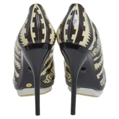 Versace Off White/Light Black Patent Leather Pointed Toe Pumps Size 39 For Women -Versace Official Website luxury women versace used shoes p403142 005