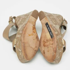 Versace Metallic Gold Leather Wedge Platform Sandals Size 40 For Women -Versace Official Website luxury women versace used shoes p646575 007